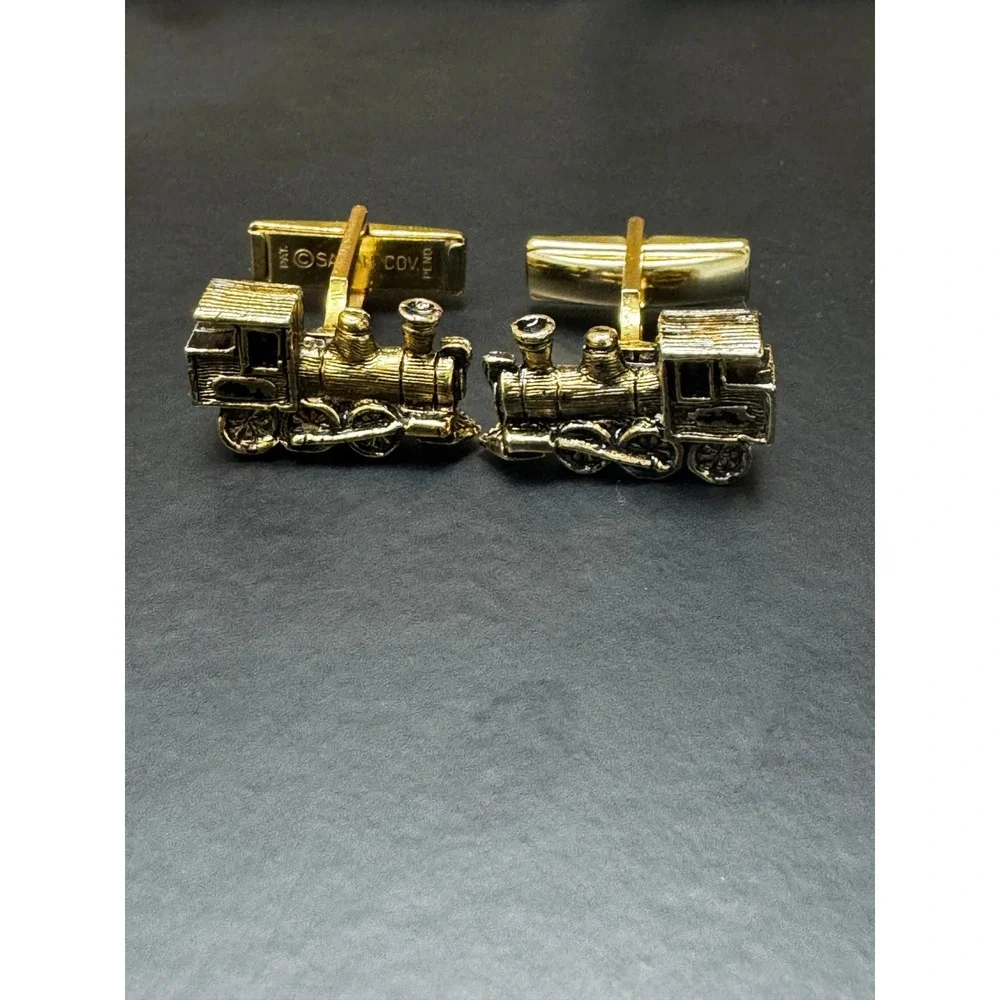 Vintage Sarah Coventry Steam Locomotive Train Cufflinks 3D Antiqued Gold Tone